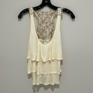 Kirra ruffle top | M